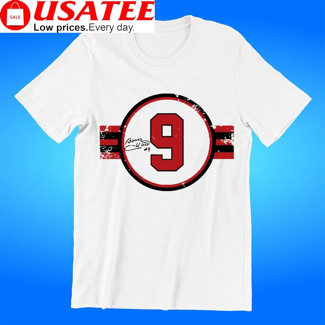 Bobby Hull Chicago Blackhawks number 9 The Legend signature shirt